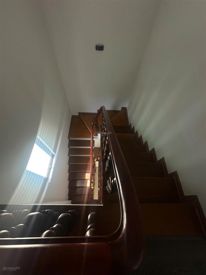 Chính chủ cần bán nhà mới đẹp 3 tầng mt đường trần thái tông