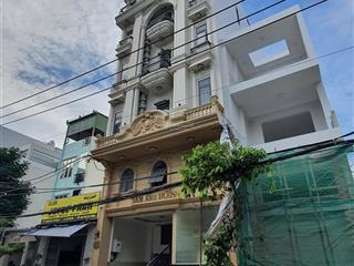 Thu nhập thuê 10 tỷ/ năm  căn hộ dịch vụ quận 7diện tích 590mhầm 7 tầngngay sát phú mỹ hưng