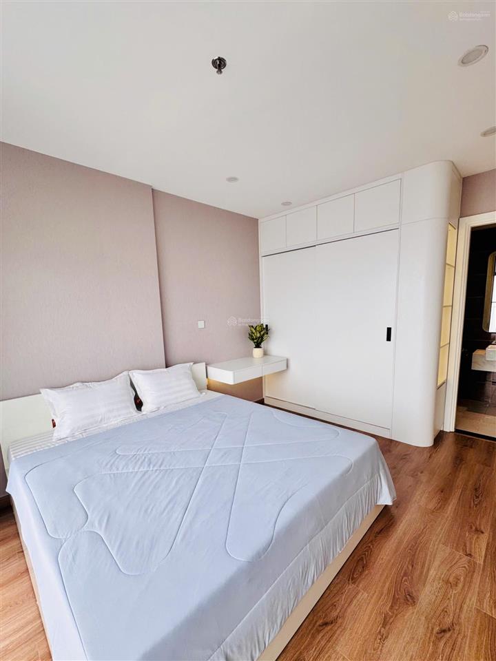 Cần bán căn hộ 2pn  2vs, 62m2 imperia toà i1, view hồ  tầng trung  view hồ