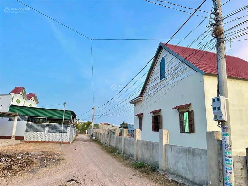 Bán 1125m2, có 340m2 thổ, khu dân cư, gần trường, chợ, uỷ ban, cho chuyển full thổ