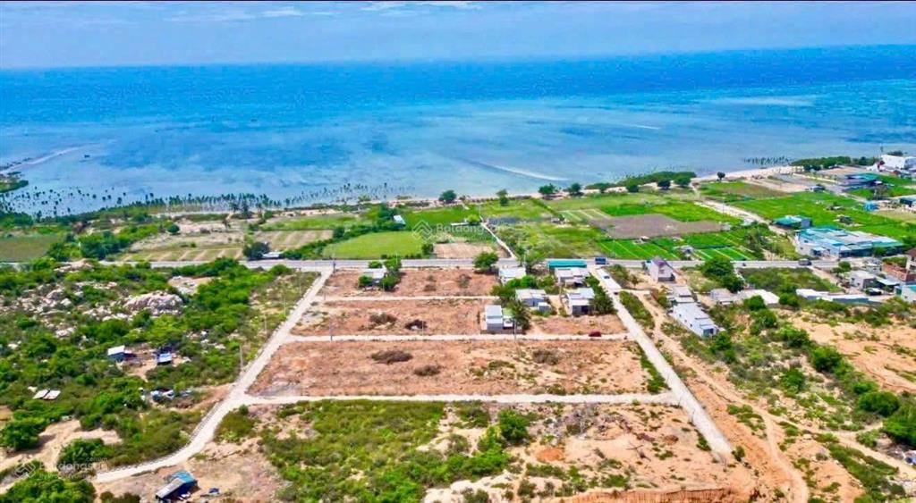 Đất thổ view biển 121m2  lưng tựa núi, chỉ từ 16tr/m2