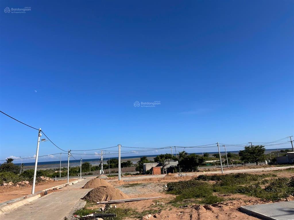 Đất thổ view biển 121m2  lưng tựa núi, chỉ từ 16tr/m2