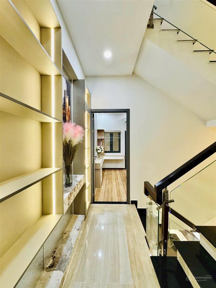 5tỷ200 | bàn cờ  nguyễn thiện thuật, q.3 | chính chủ giảm sâu 200 tr  cách mặt tiền 2 căn