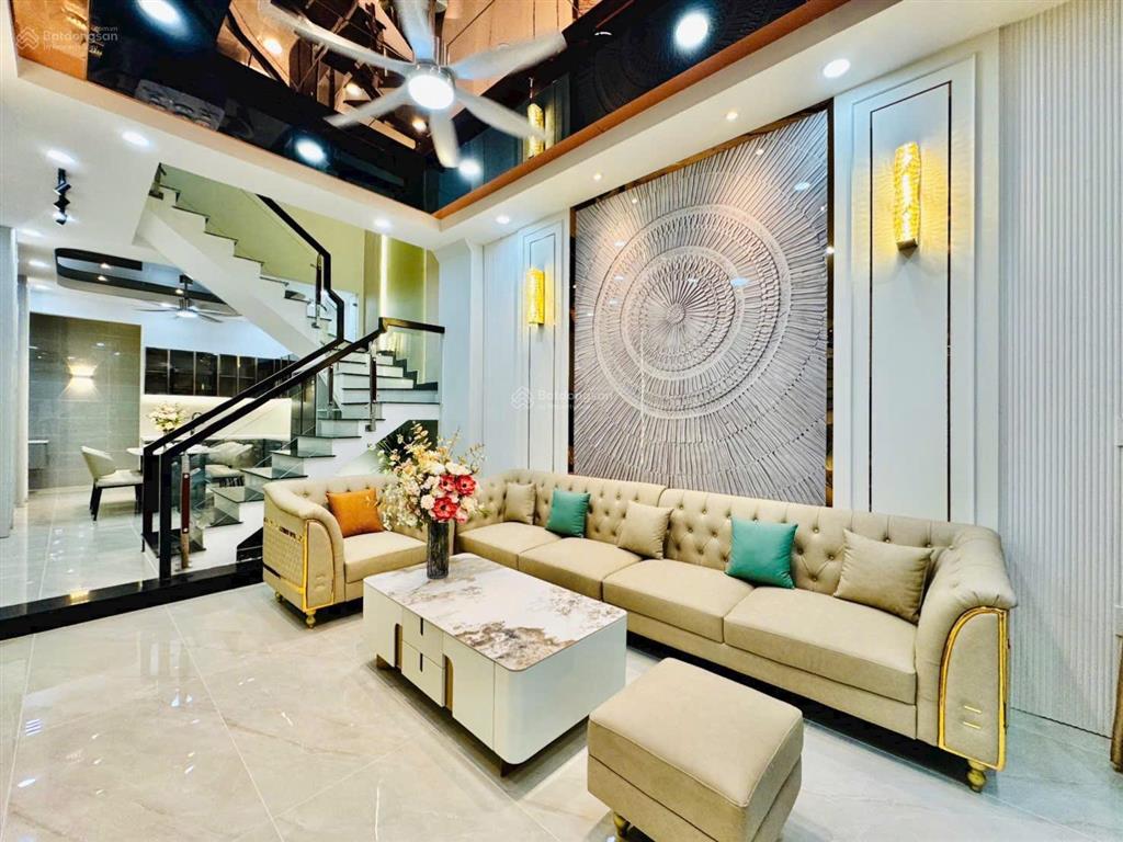 5tỷ200 | bàn cờ  nguyễn thiện thuật, q.3 | chính chủ giảm sâu 200 tr  cách mặt tiền 2 căn