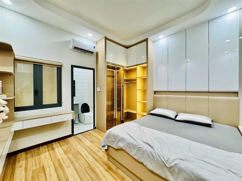 5tỷ200 | bàn cờ  nguyễn thiện thuật, q.3 | chính chủ giảm sâu 200 tr  cách mặt tiền 2 căn