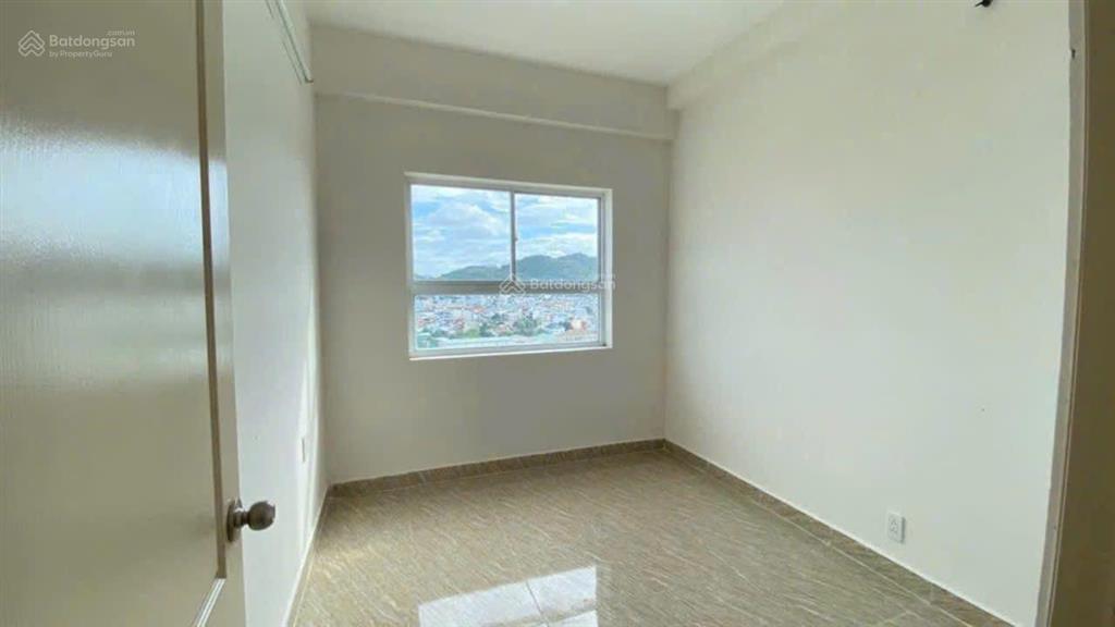 Cần bán gấp chung cư hoàng quân nha trang 2pn giá chỉ 1,95 tỷ cách biển 800m