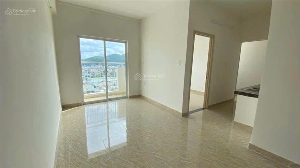 Cần bán gấp chung cư hoàng quân nha trang 2pn giá chỉ 1,95 tỷ cách biển 800m