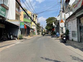 Ngay hoa lư, hiệp phú  nhà c4 diện tích lớn 165m2 ngang 6, vuông a4  hxh quay đầu  1 đời chủ