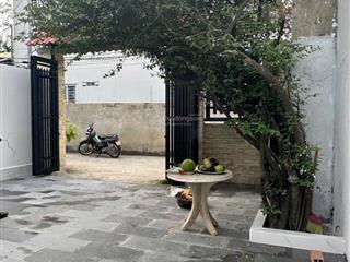 Bán nhà sân vườn diện tích lớn đình phong phú, tnpb  5.7x24 (150m2)  pháp lý chuẩn  giá 5.8tỷ