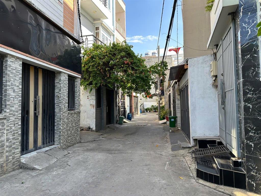 Bán nhà 2 tầng  oto vào nhà, đường 185, phước long b, quận 9( ngay chợ 339)  4x20 vuông vức  6.4