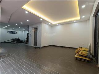 Bán nhà trần cung,7tầng,thang máy,mới đẹp,lô góc 3 mặt ngõ,ô tô vào nhà.diện tích 56m2.giá18,5 tỷ