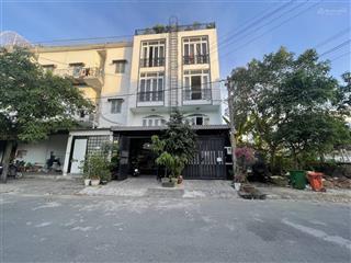Bán gấp chdv khu bên sông vip hiệp bình chánh 160m2 (8 x 20m) 5 tầng có hầm để xe
