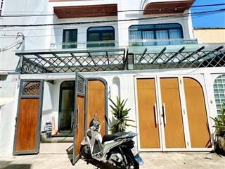 Nhà 3 tầng mới 100%, hẻm xe hơi ngay cầu ông nhiêu long trường, 3pn, 3wc, sổ vuông hoàn công
