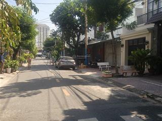 Mặt tiền đường số 11 phước bình, ngay cđ công thương, sổ nở hậu tài lộc, bán đất tặng nhà c4.