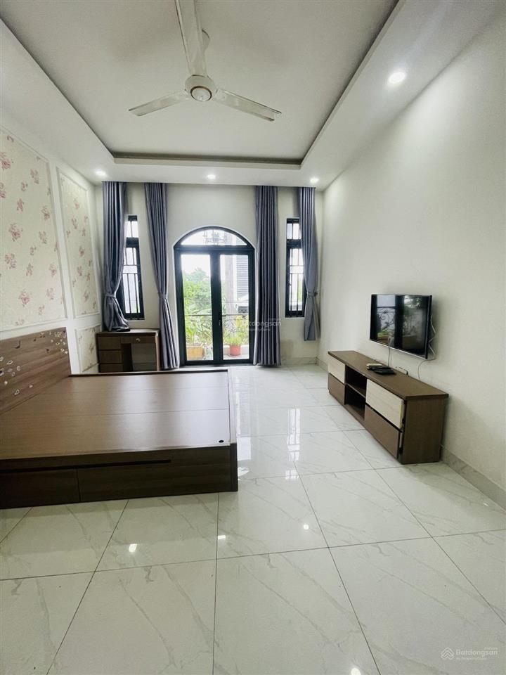 Nhà 4 tầng, hẻm xe hơi 5m, ngay siêu thị gigamall phạm văn đồng.