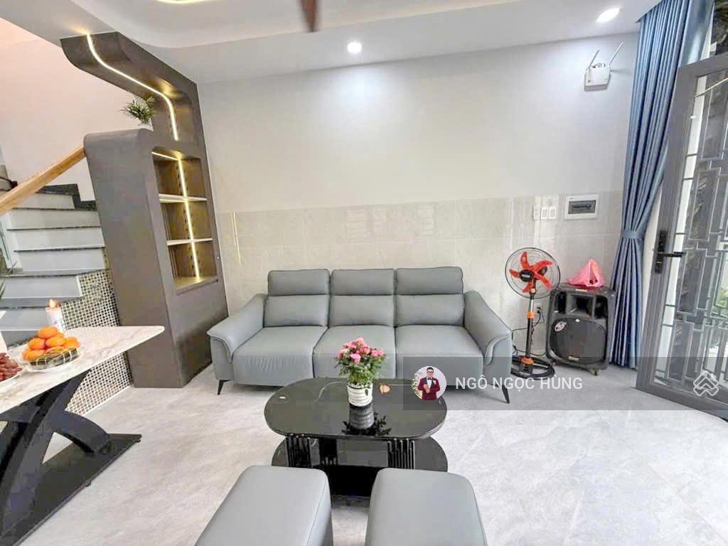 Nhà mặt tiền đs chợ tân quy quận 7 giá bán 6.9 tỷ còn thương lượng dt 3.8x19m