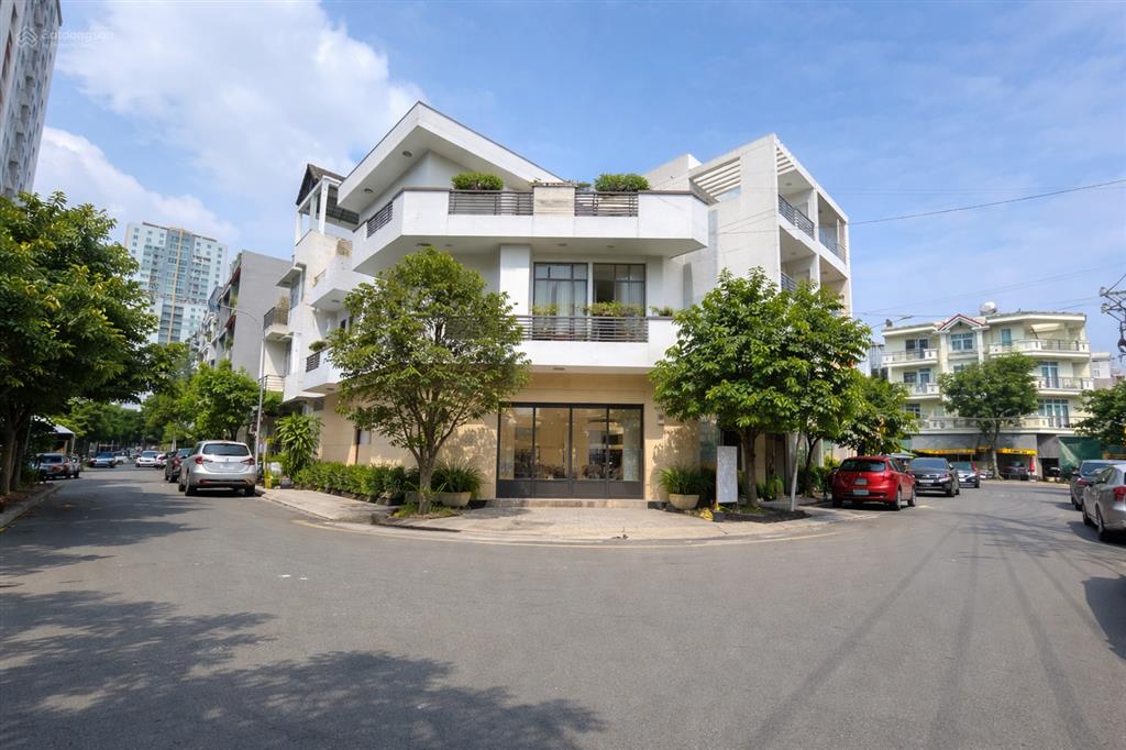 Siêu góc kinh doanh buôn bán mt phạm hữu lầu, q7 giá bán 16,8 tỷ (còn thương lượng)