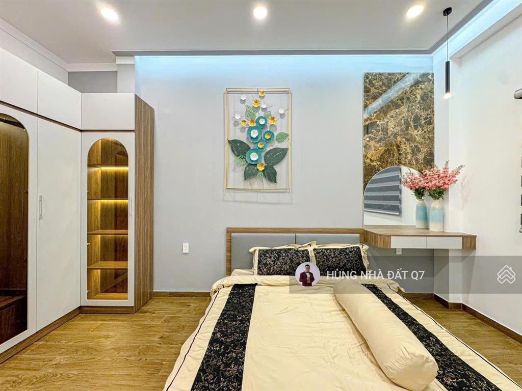 Bán nr siêu đẹp tại trần xuân soạn, 8,4 tỷ, 4pn, 4wc