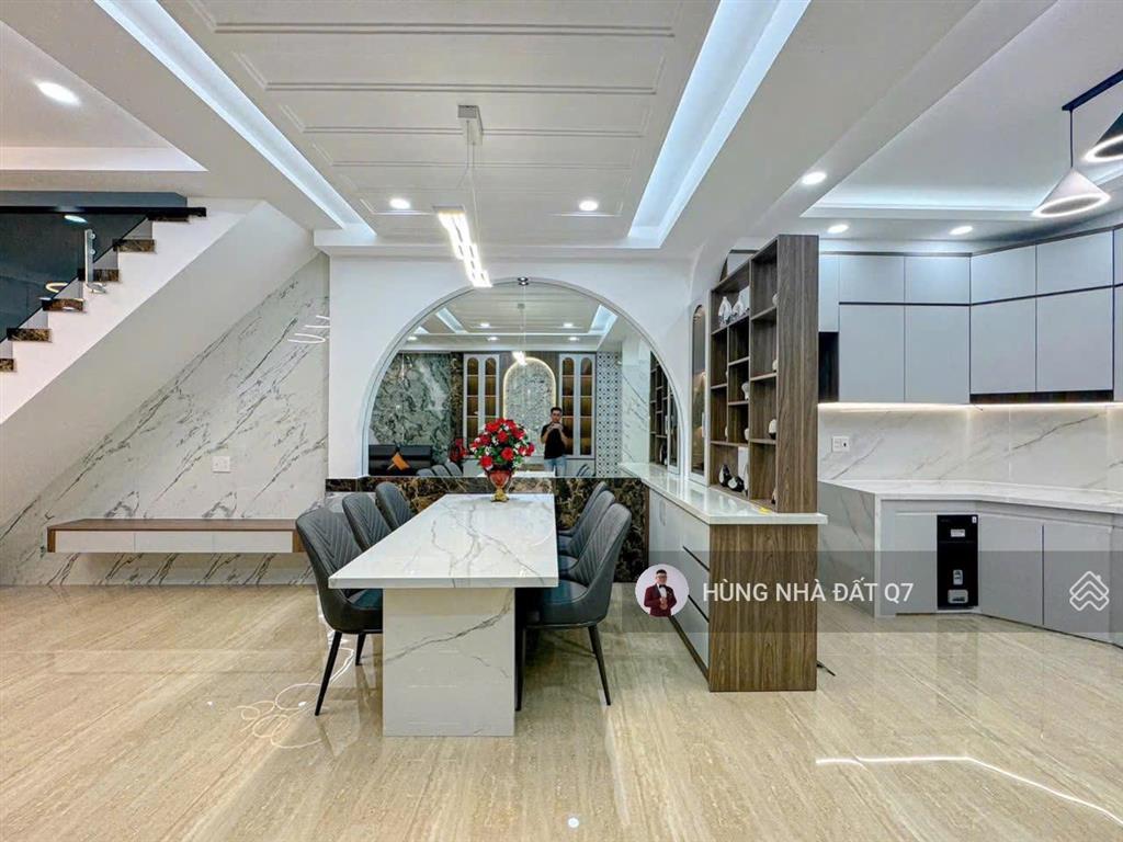 Bán nr siêu đẹp tại trần xuân soạn, 8,4 tỷ, 4pn, 4wc