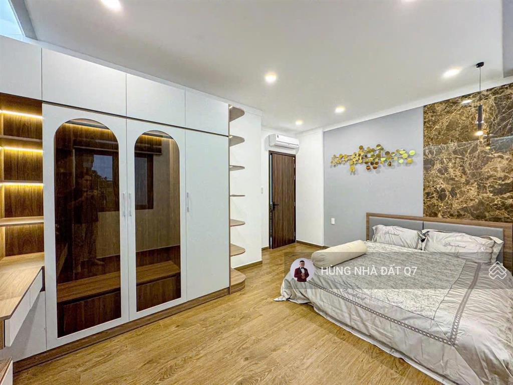 Bán nr siêu đẹp tại trần xuân soạn, 8,4 tỷ, 4pn, 4wc