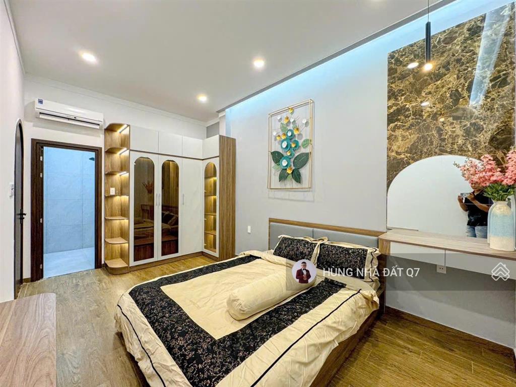 Bán nr siêu đẹp tại trần xuân soạn, 8,4 tỷ, 4pn, 4wc