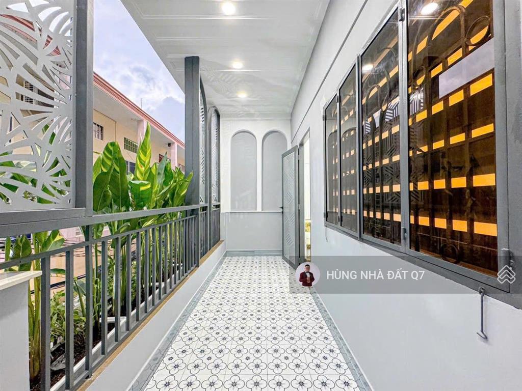 Bán nr siêu đẹp tại trần xuân soạn, 8,4 tỷ, 4pn, 4wc