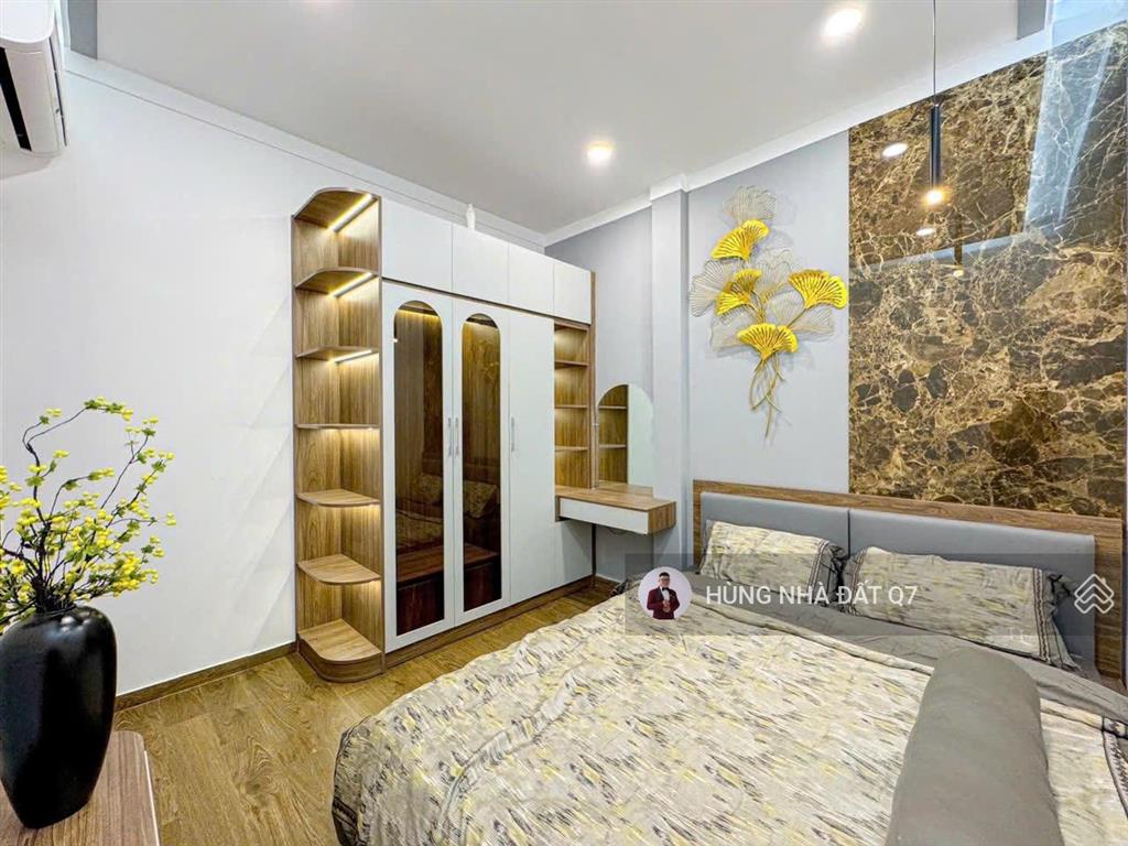 Bán nr siêu đẹp tại trần xuân soạn, 8,4 tỷ, 4pn, 4wc