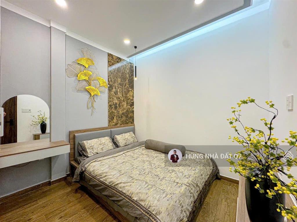 Bán nr siêu đẹp tại trần xuân soạn, 8,4 tỷ, 4pn, 4wc