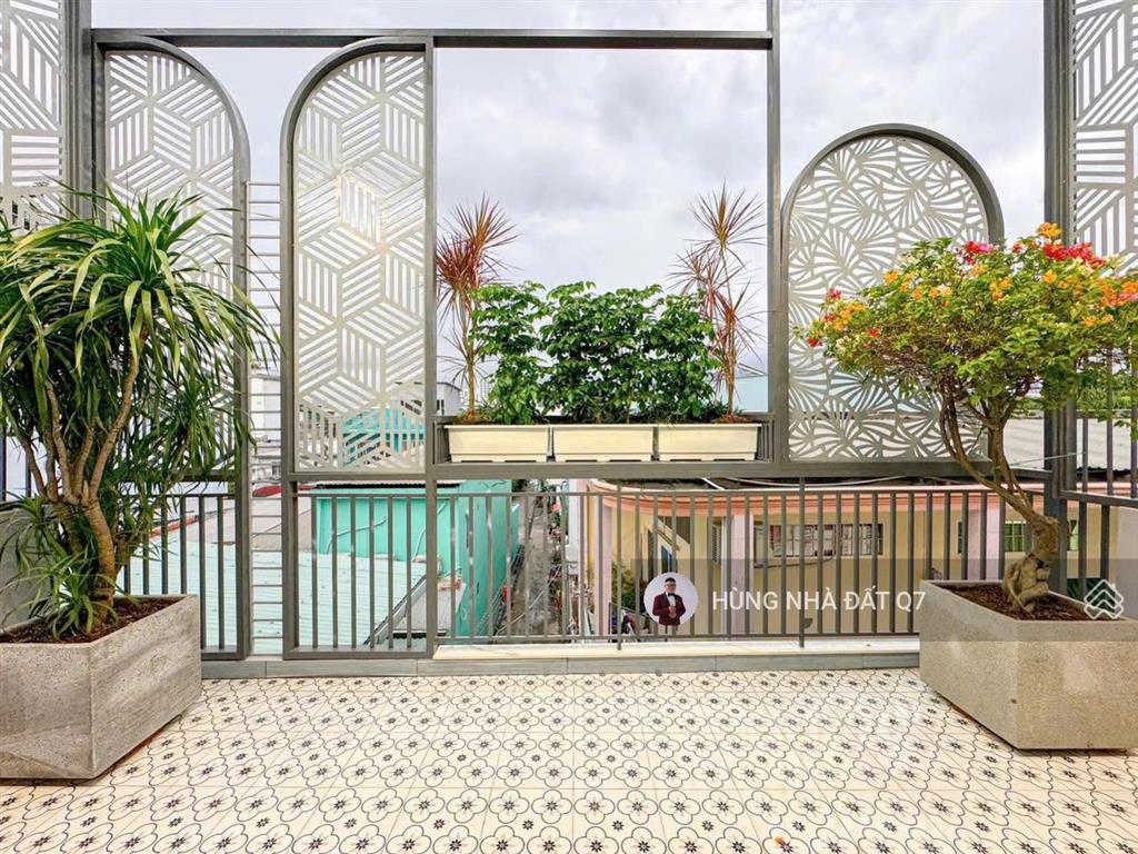 Bán nr siêu đẹp tại trần xuân soạn, 8,4 tỷ, 4pn, 4wc