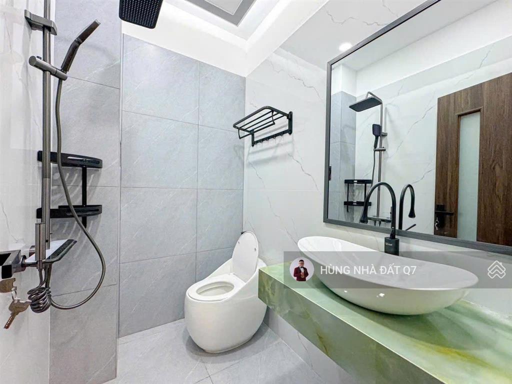 Bán nr siêu đẹp tại trần xuân soạn, 8,4 tỷ, 4pn, 4wc