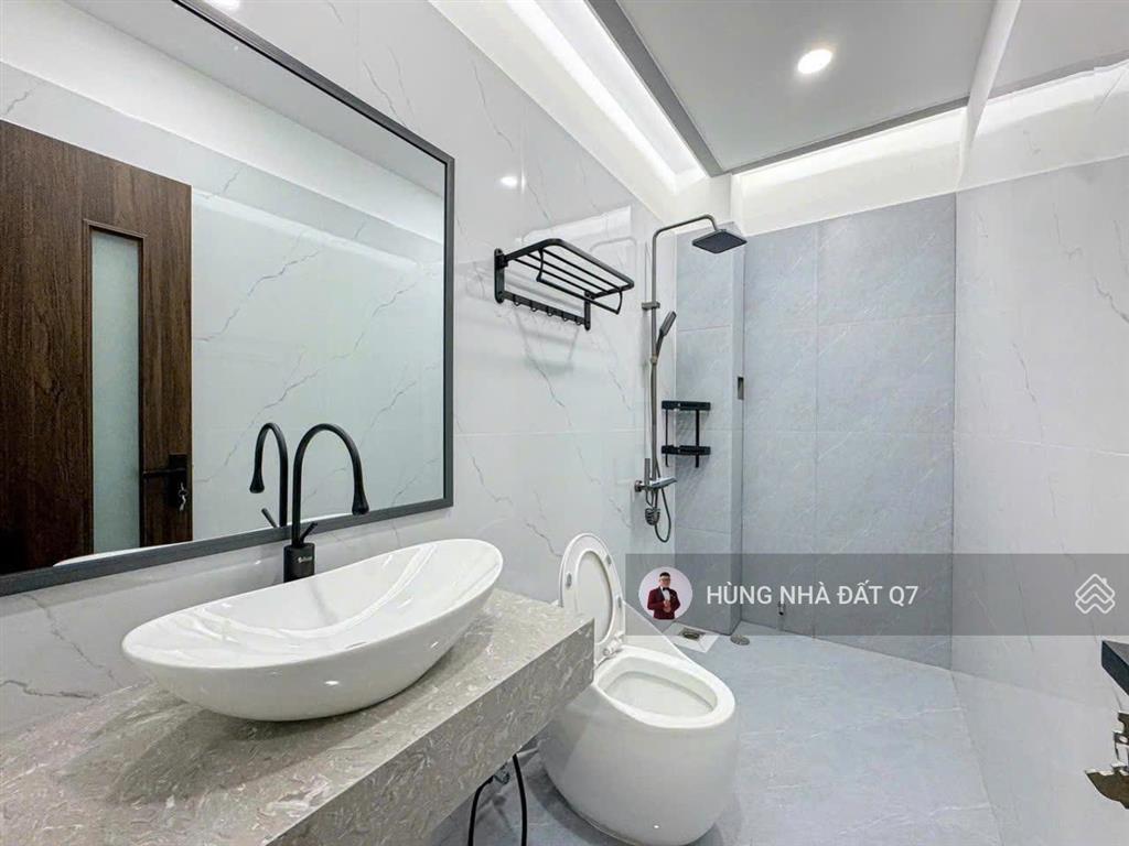 Bán nr siêu đẹp tại trần xuân soạn, 8,4 tỷ, 4pn, 4wc