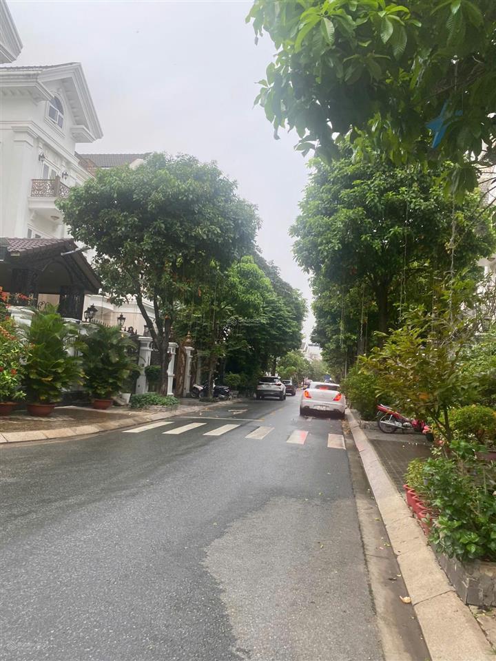 Biệt thự 2 mặt tiền đẳng cấp nhất cityland, dt 13.6x20m, nhà có thang máy full nt