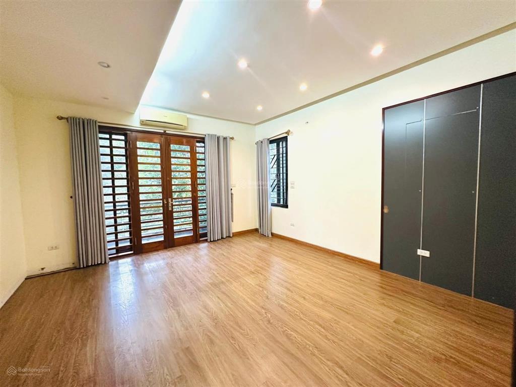 Biệt thự đẳng cấp, lô góc  kinh doanh  hàng kiếm  view vườn hoa