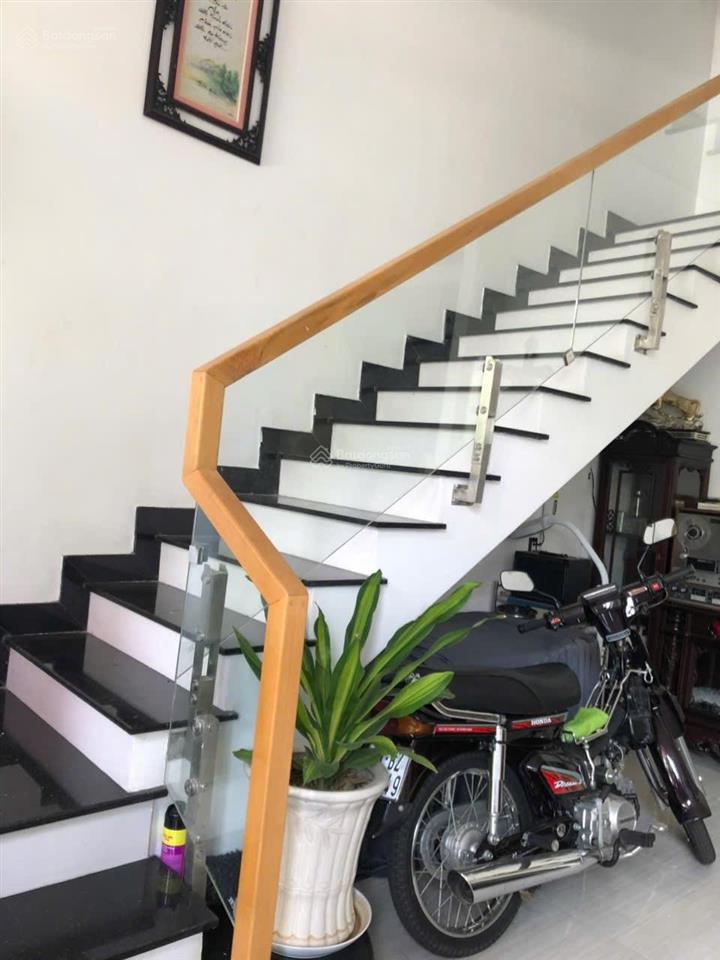 Bán nhà 1 trệt 2 lầu khu đô thị dịch vụ phú mỹ