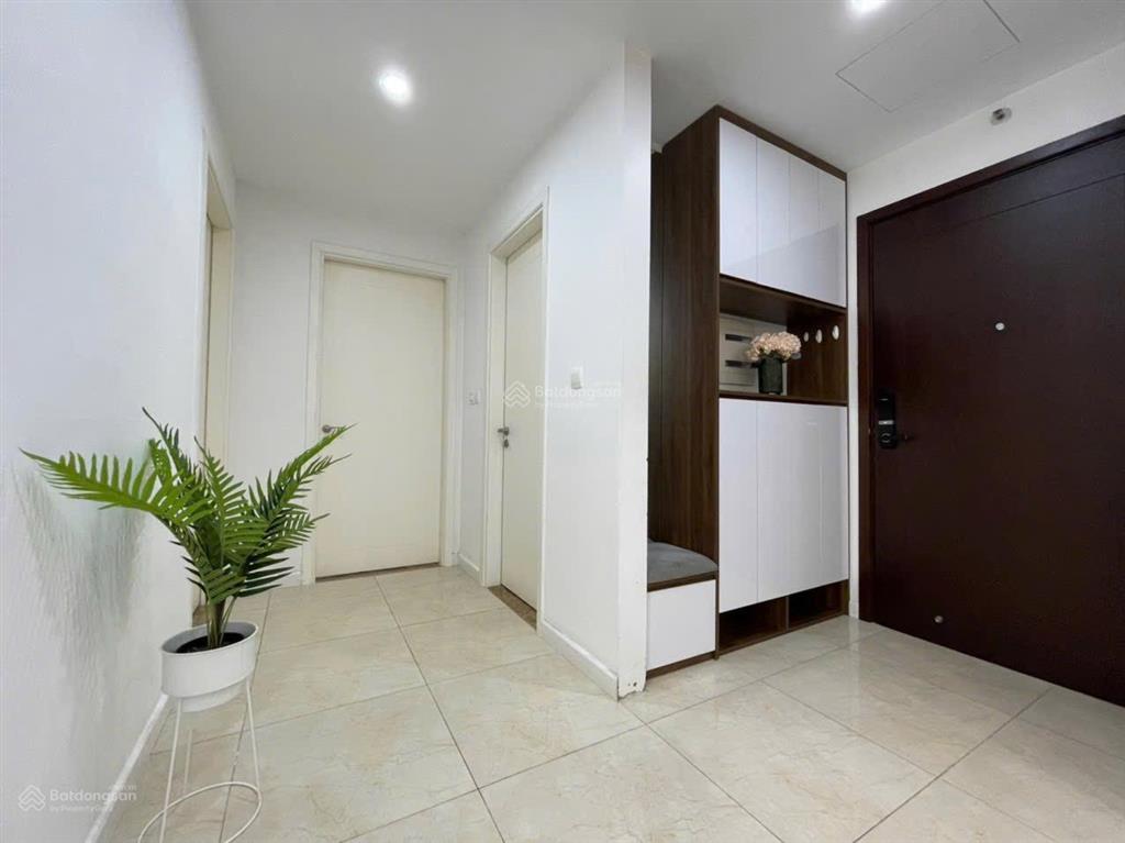 Chính chủ cần bán căn hộ 2pn view đẹp đã có sổ đỏ tại vinhomes d'capitale, 8,1 tỷ, 67,8m2. giá tốt