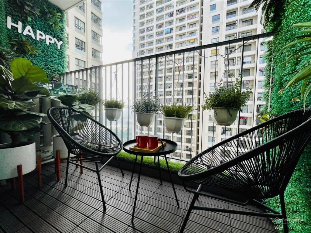 Chính chủ cần bán căn hộ 2pn view đẹp đã có sổ đỏ tại vinhomes d'capitale, 8,1 tỷ, 67,8m2. giá tốt