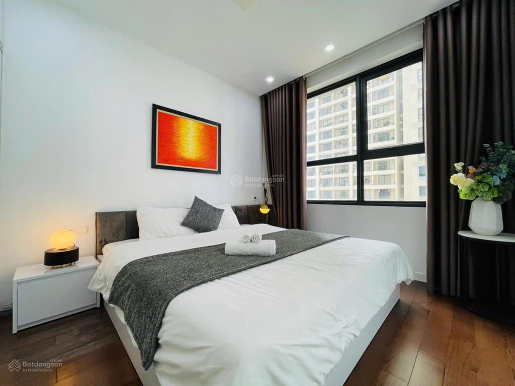 Chính chủ cần bán căn hộ 2pn view đẹp đã có sổ đỏ tại vinhomes d'capitale, 8,1 tỷ, 67,8m2. giá tốt