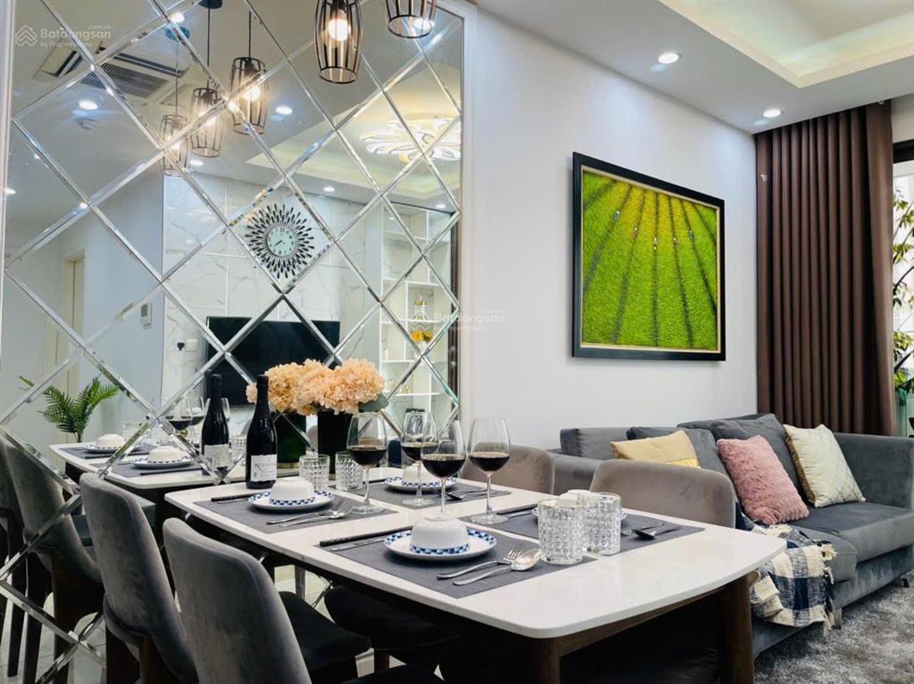 Chính chủ cần bán căn hộ 2pn view đẹp đã có sổ đỏ tại vinhomes d'capitale, 8,1 tỷ, 67,8m2. giá tốt