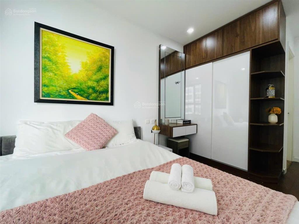 Chính chủ cần bán căn hộ 2pn view đẹp đã có sổ đỏ tại vinhomes d'capitale, 8,1 tỷ, 67,8m2. giá tốt