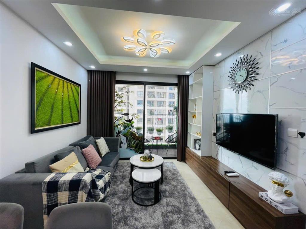 Chính chủ cần bán căn hộ 2pn view đẹp đã có sổ đỏ tại vinhomes d'capitale, 8,1 tỷ, 67,8m2. giá tốt