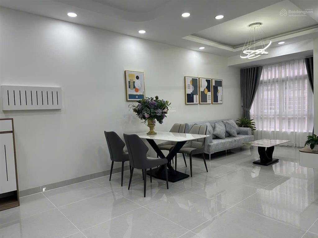 Bán gấp căn hộ pmh diện tích 89m2 căn góc 3pn 2wc giá 6 tỷ thương lượng. 0946 956 ***