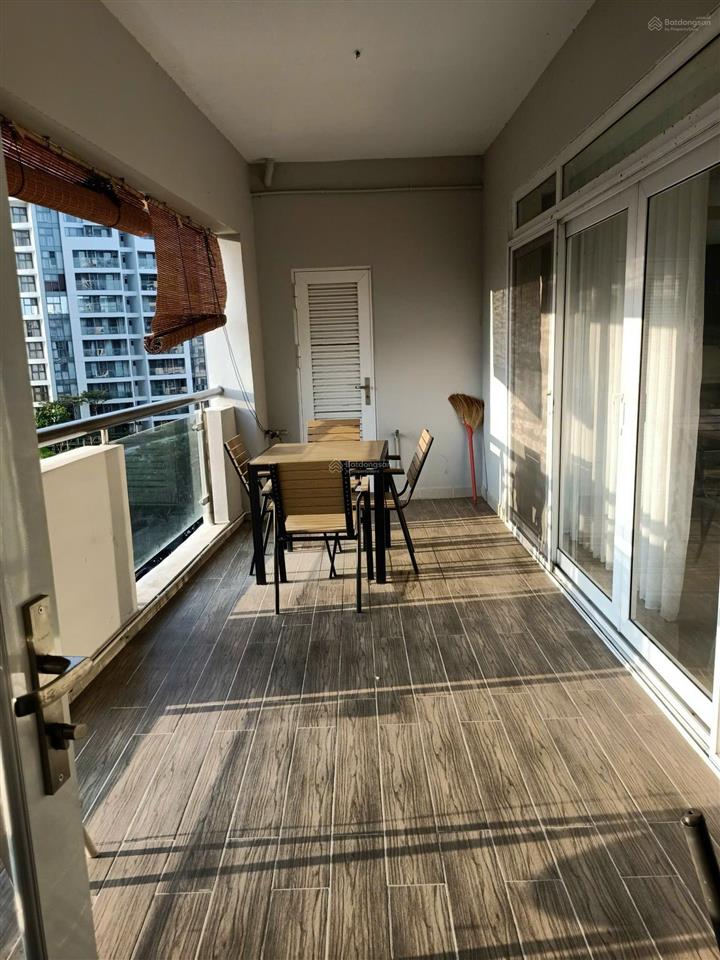 Bán căn hộ mỹ phát ban công rộng, diện tích 130m2 căn góc tầng cao 3pn 2wc giá 13,8 tỷ thương lượng