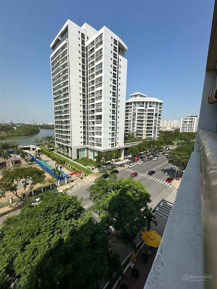 Bán căn hộ mỹ phát ban công rộng, diện tích 130m2 căn góc tầng cao 3pn 2wc giá 13,8 tỷ thương lượng