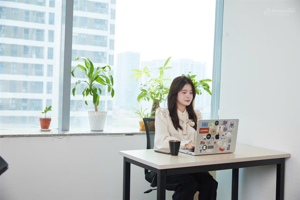 Cho thuê văn phòng lê văn lương hà nội, view đẹp đầy đủ nội thất, 5 nhân sự giá 10tr.  0903 205 ***