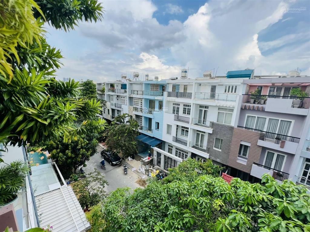 Chủ đi mỹ cần bán nhà kdc him lam 6a, dt 100m2 nhà mới, đẹp, thoáng giá 16,1 tỷ.  0903 870 ***