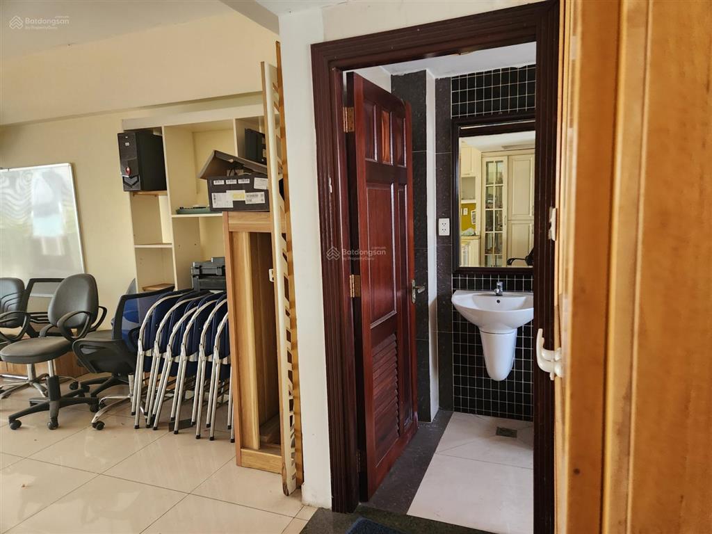 Chủ đi mỹ cần bán nhà kdc him lam 6a, dt 100m2 nhà mới, đẹp, thoáng giá 16,1 tỷ.  0903 870 ***