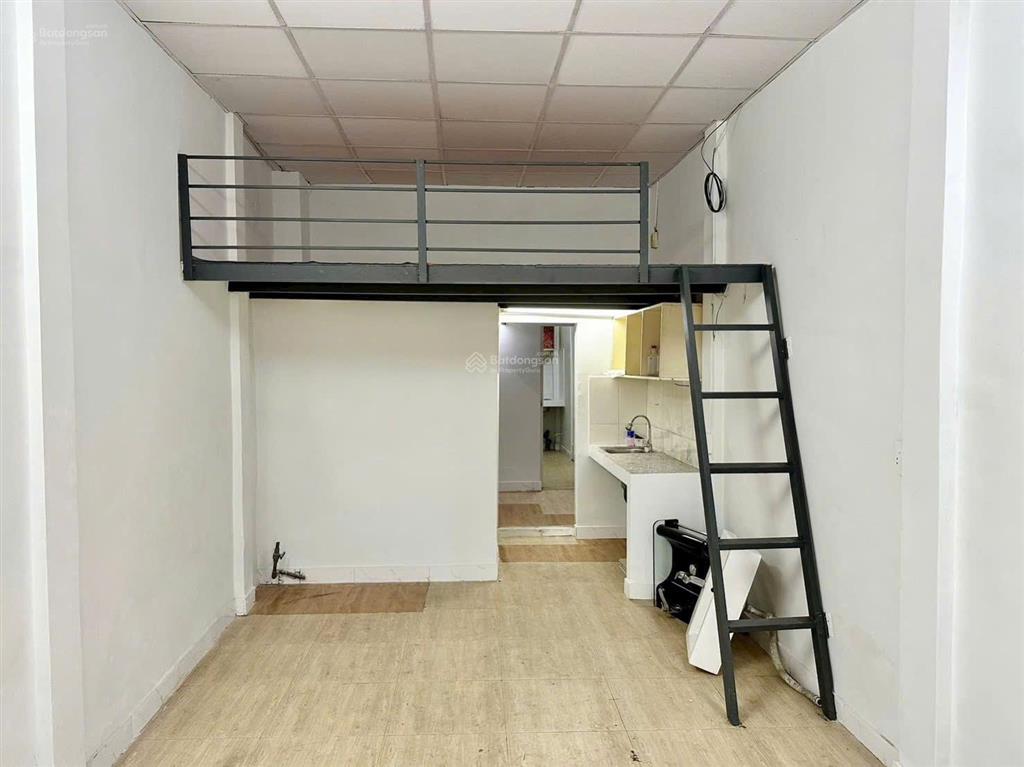 Chính chủ bán nhà cấp 4 đoàn văn bơ, thích hợp kinh doanh và ở.  0903 870 ***