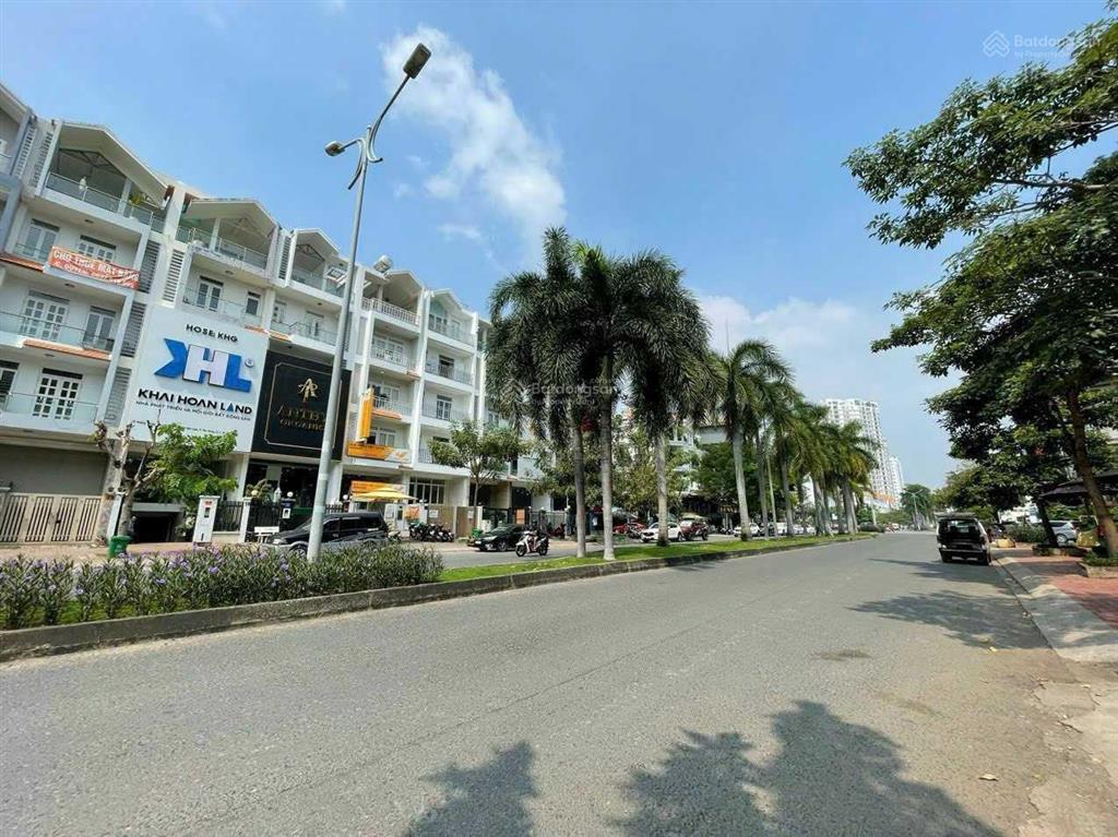 Hot , chủ cần bán biệt thự khu him lam đường số 5 tân hưng.dt 7,5x20m 49.9 tỷ  0903 870 ***.