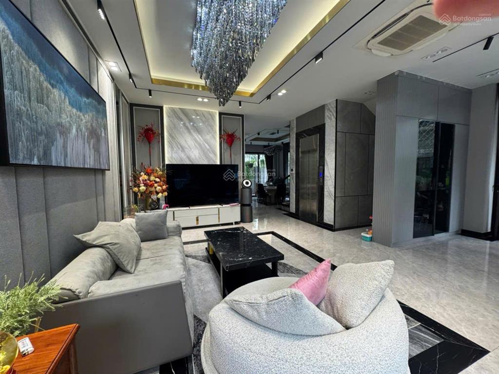 Bán siêu phẩm bt đơn lập him lam quận 7, thiết kế hiện đại nhà mới đẹp dt10x20m, giá 54.5 tỷ. 