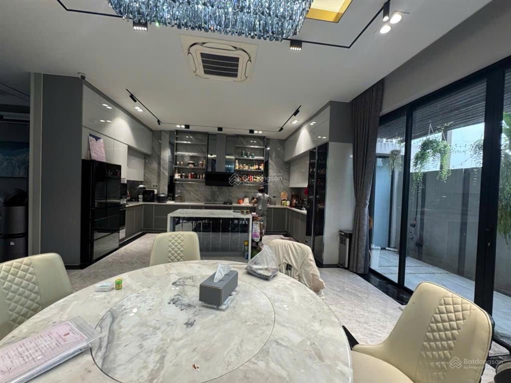 Bán siêu phẩm bt đơn lập him lam quận 7, thiết kế hiện đại nhà mới đẹp dt10x20m, giá 54.5 tỷ. 